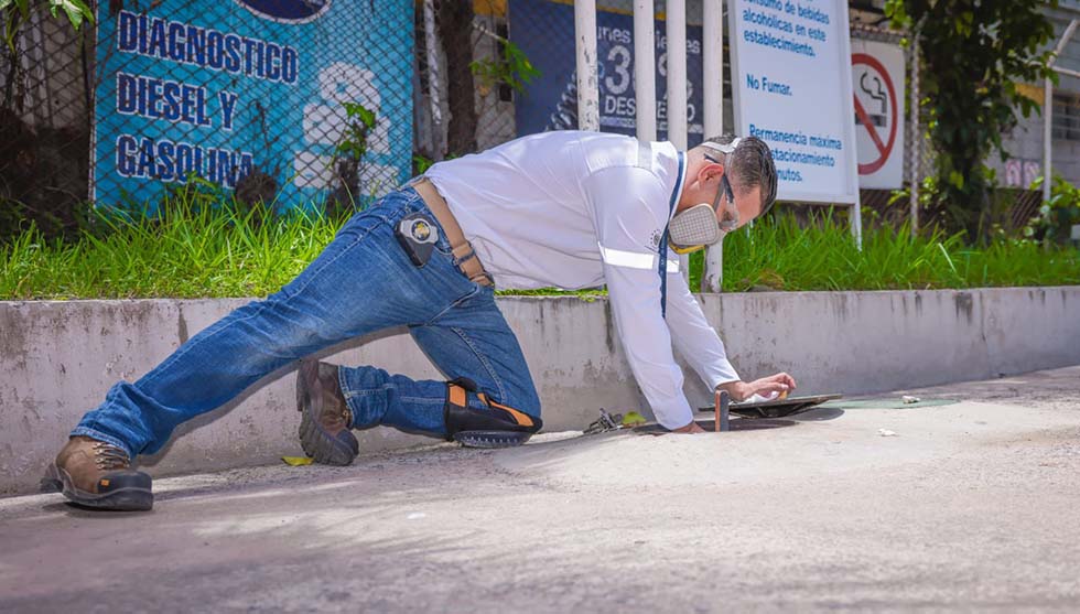 Descubren agua dentro de tanque de combustible en popular gasolinera de Soyapango