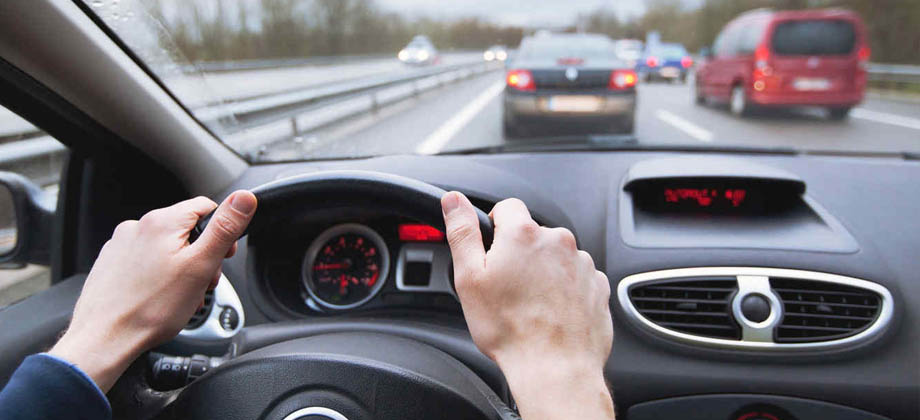 Hombre maneja 20 segundos en su carro para llegar al trabajo en EEUU