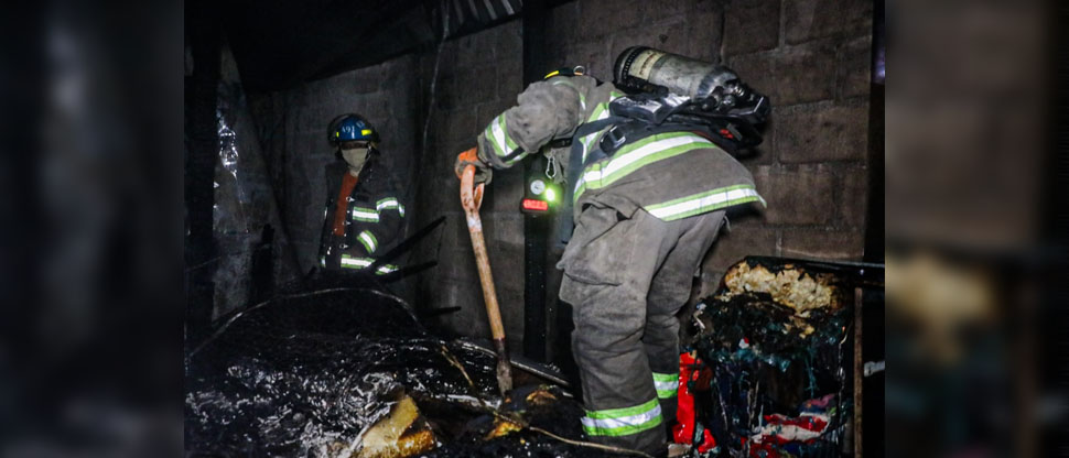 Incendio en vivienda consume las pertenencias de una familia de Mejicanos