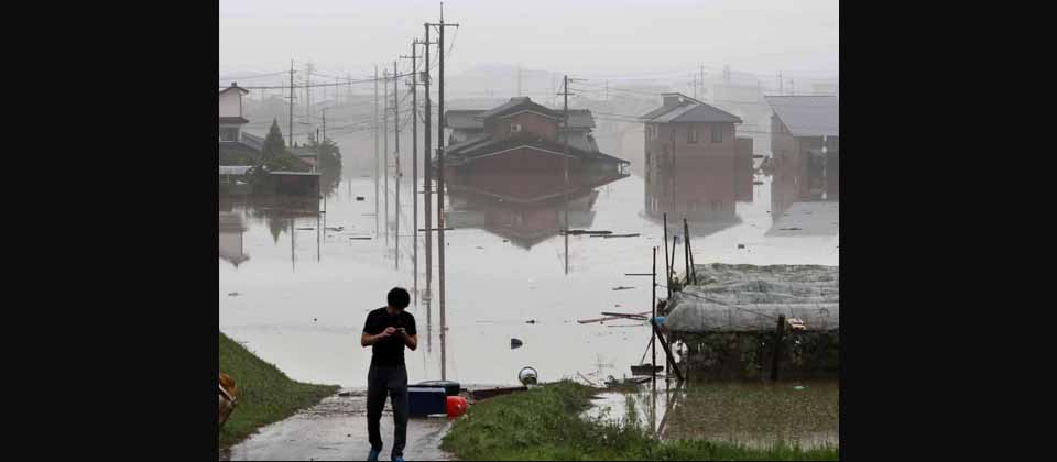 Evacuan  al menos 360,000 personas por lluvias en Japón