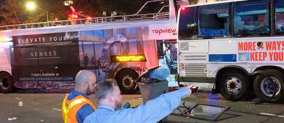 18 Pasajeros resultan lesionados y son trasladados a un hospital tras choque autobús turístico en Nueva York
