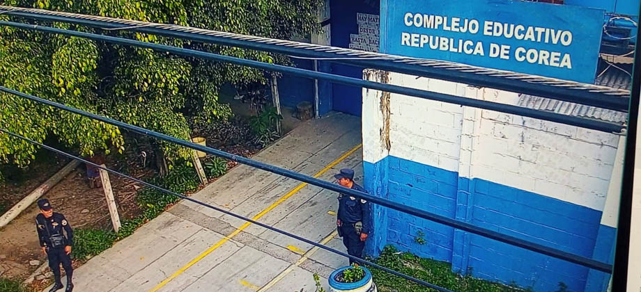 PNC realiza monitoreo de seguridad mediante video vigilancia en centros escolares en Soyapango