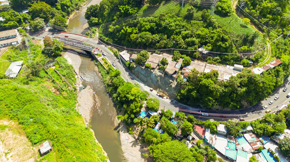 420 mil personas son beneficiadas con obras en calle Agua Caliente, Soyapango