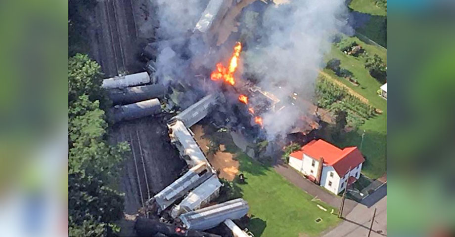 Tren que transportaba materiales peligrosos se descarrila al sureste de Pensilvania