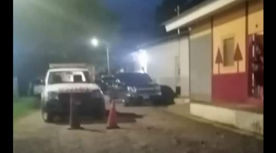 Mujer pierde la vida tras ser atropellada junto a un hombre en Usulután
