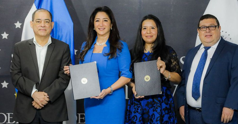 Firman convenio para facilitar acceso para créditos en viviendas