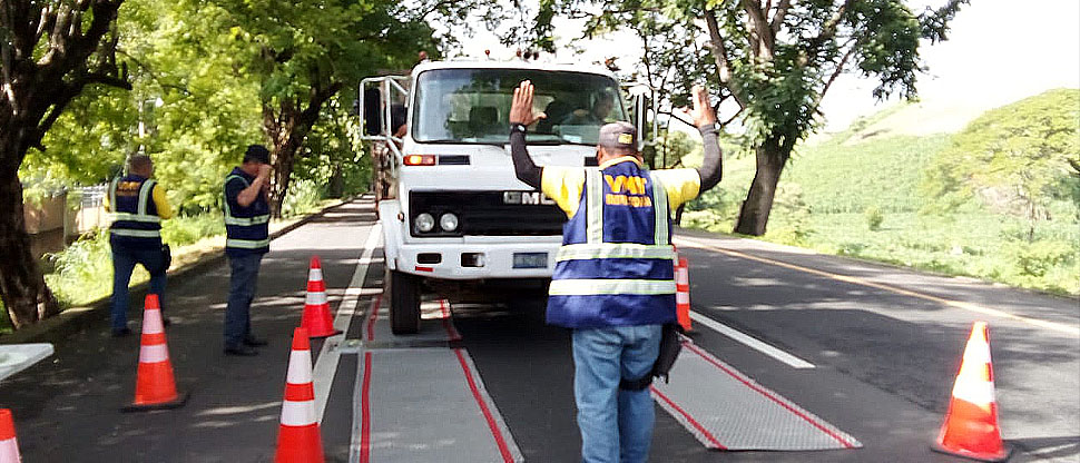 VMT verifica sobrepeso en camiones de carga y cumplimiento de horarios para circular
