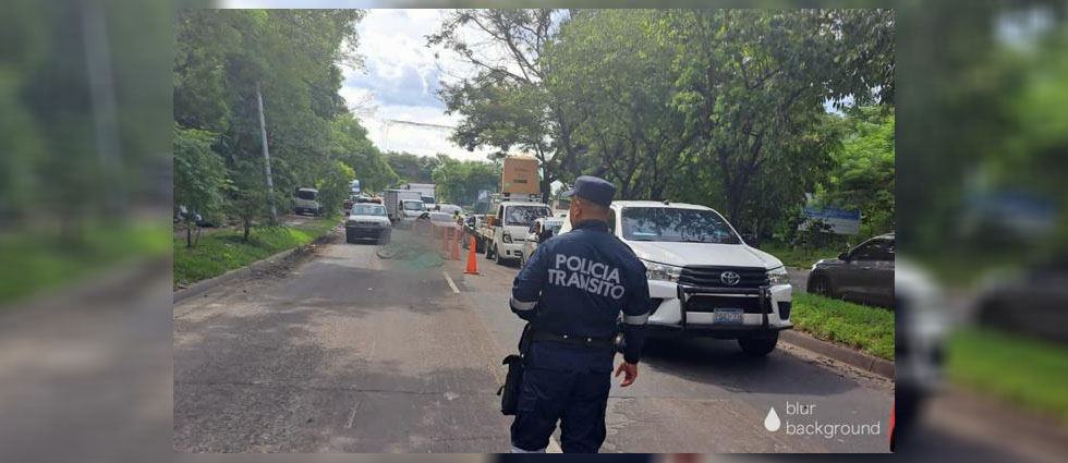 Tráfico colapsado en la carretera de Oro debido a escena de motociclista fallecido