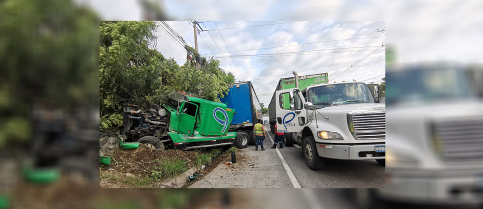 Reportan fuerte accidente sobre la carretera Panamericana