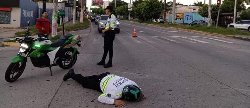 Arrollan a gestor del VMT en Mejicanos
