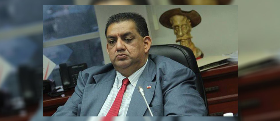 Condenan por enriquecimiento ilícito a diputado Alberto Romero de ARENA y deberá devolver al Estado $445 mil