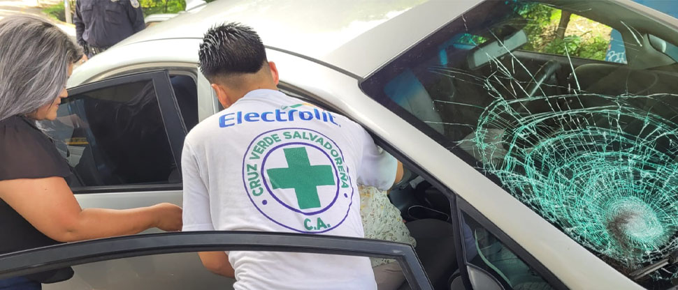 Trasladan de urgencia al hospital a persona atropellada en el desvío a Los Planes de Renderos