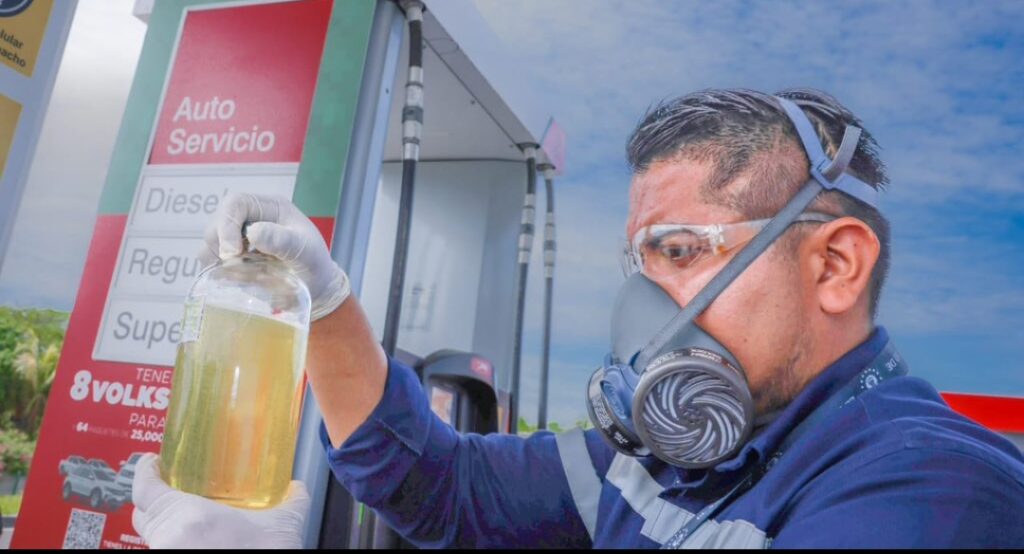 Inspectores encuentran agua en tanques de gasolina en La Libertad
