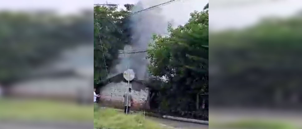 VIDEO: Bomberos sofocan incendio en una vivienda de San Juan Nonualco