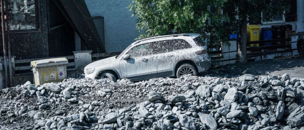 Graves inundaciones destruyen el centro de la ciudad italiana de Bardonecchia 