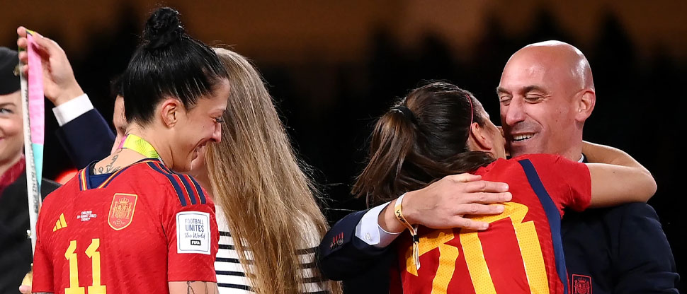 El presidente de la Federación Española de Fútbol renunciará a su cargo tras escándalo