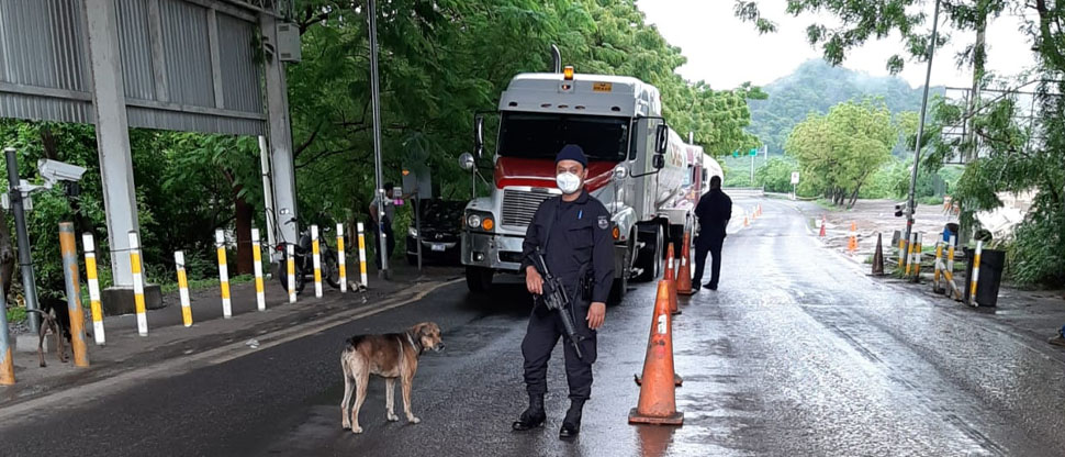 Interceptan cargamento de la peligrosa “droga zombi” en la frontera El Amatillo  