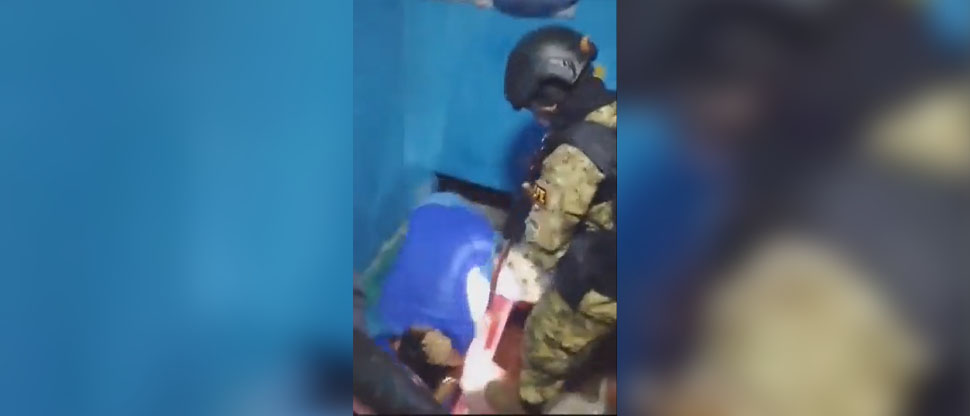 Cae palabrero y su jaina que intentaban esconderse de la PNC en caleta dentro de su casa  