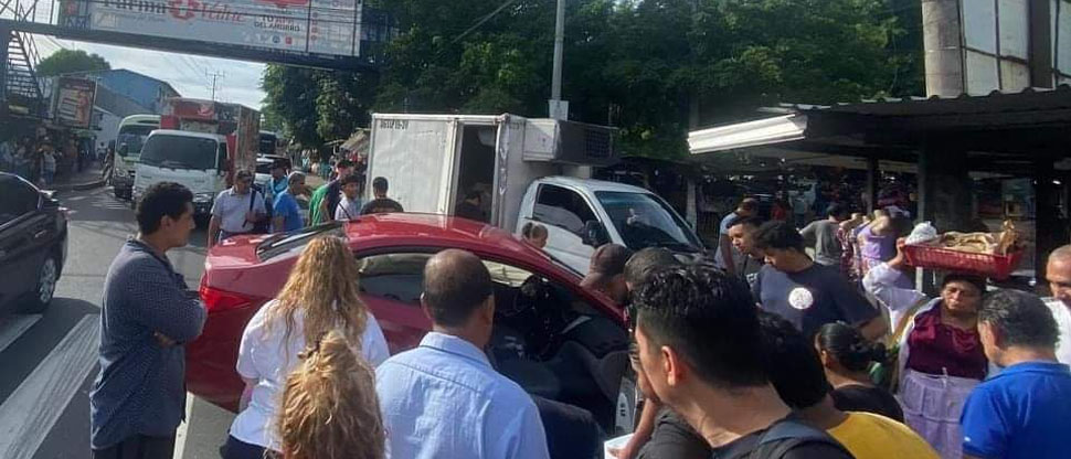 Reportan varios lesionados tras choque entre dos vehículos en Lourdes, La Libertad