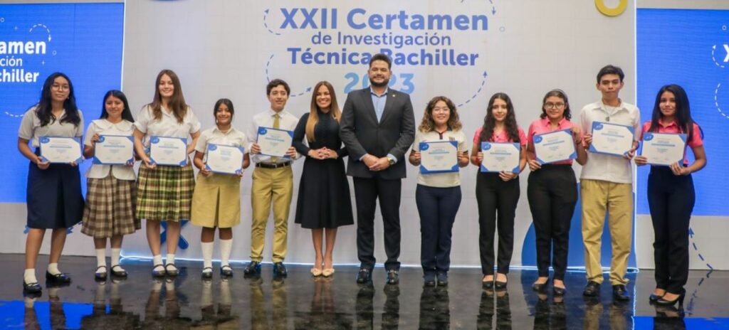 Premian con becas a jóvenes ganadores del XXII Certamen de Investigación Técnica Bachiller 2023