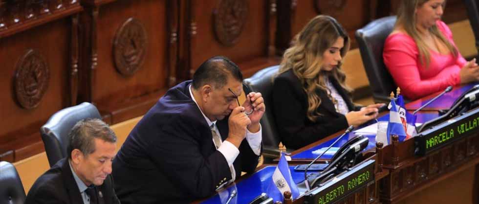 ARENA decide no formar parte de la comisión de antejuicio contra diputado Alberto Romero
