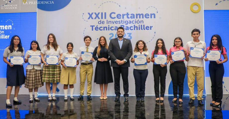 Premian con becas a jóvenes ganadores del XXII Certamen de Investigación Técnica Bachiller 2023
