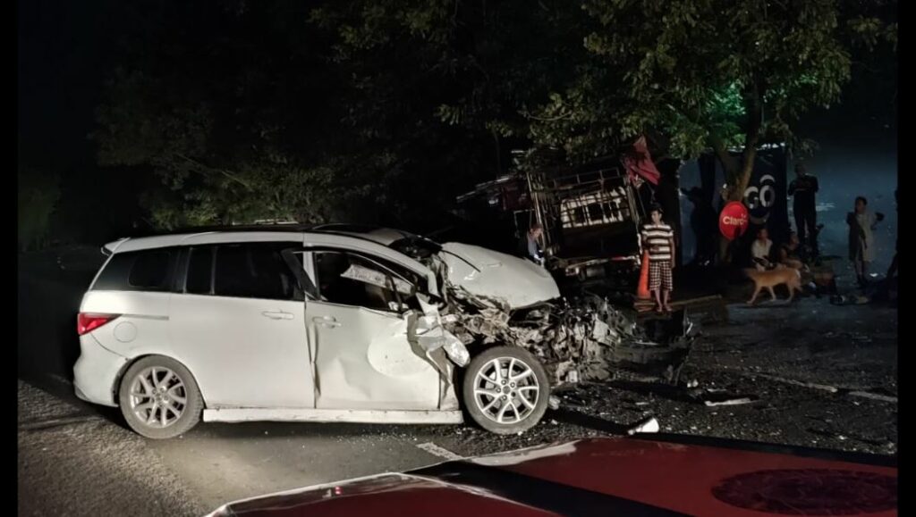 Varios lesionados deja fuerte choque esta madrugada en Santa Cruz Michapa, Cuscatlán