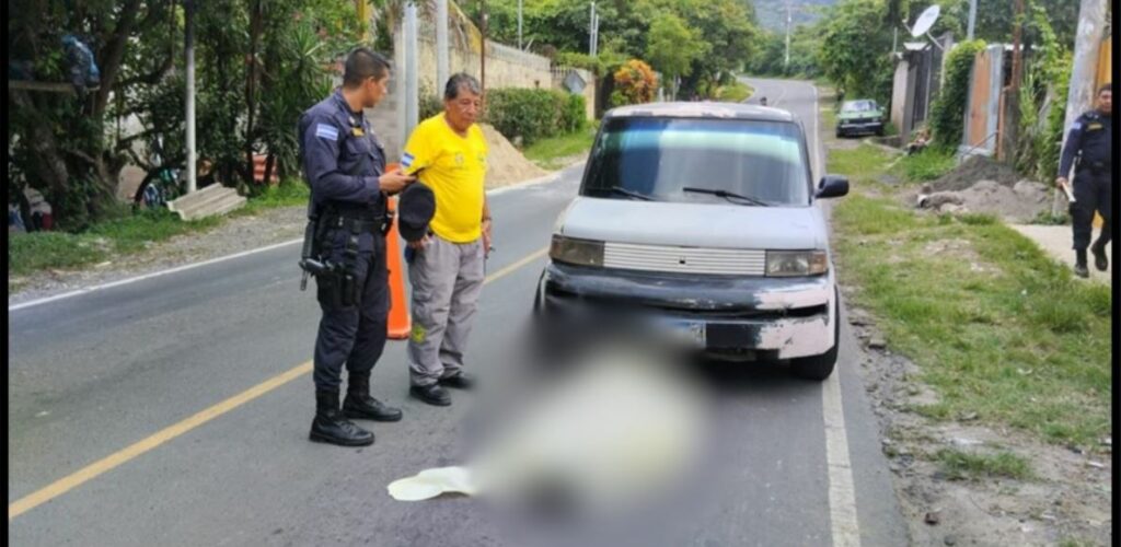 Hombre pierde la vida al intentar cruzar la carretera a Panchimalco esta mañana