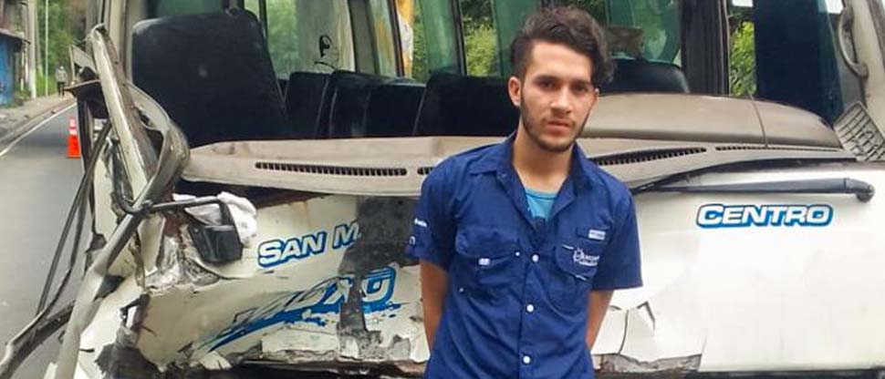 Detienen a microbusero responsable de provocar choque y dejar a 10 pasajeros lesionados
