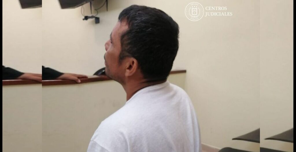 Ordenan prisión para sujeto por tocar indebidamente a una mujer dentro de un bus en San Salvador