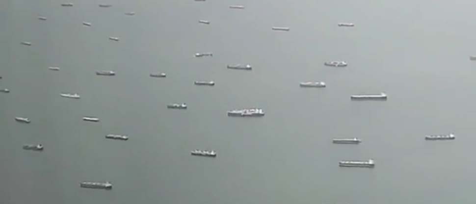 Sequía provoca que más de 200 embarcaciones queden atrapadas en el canal de Panamá