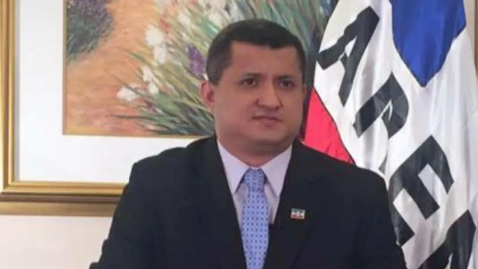 Exarenero Emilio Corea desiste de candidatura a diputado por el PCN