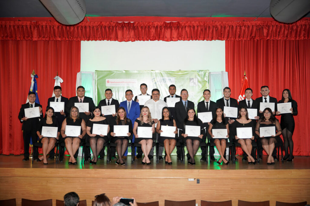 SISTEMA FEDECRÉDITO REALIZÓ LA GRADUACIÓN DE LA CUARTA EDICIÓN DEL DIPLOMADO ASESOR TÉCNICO FINANCIERO (ATF)