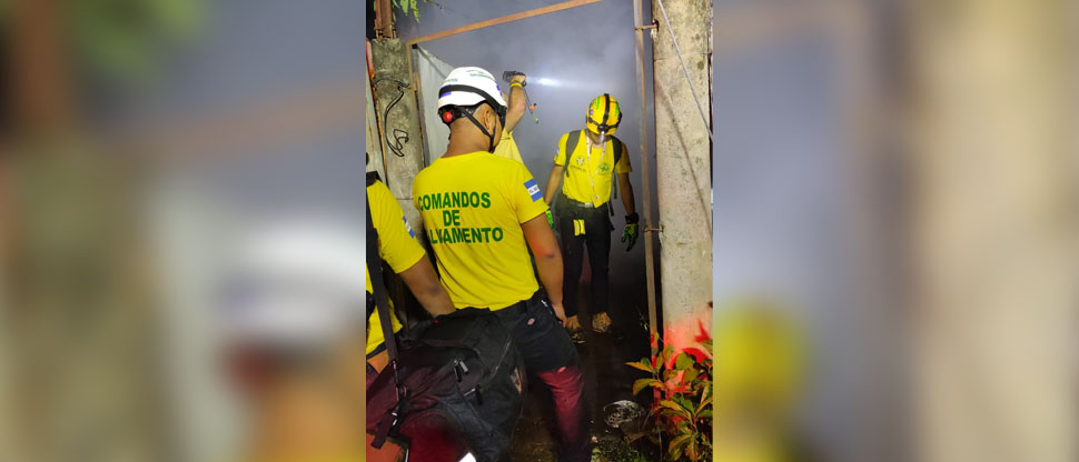 Familia pasa momentos de angustia al incendiarse su vivienda en Sonsonate