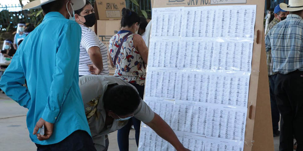 Salvadoreños ya pueden consultar y solicitar cambios en el registro electoral previo a elecciones de 2024