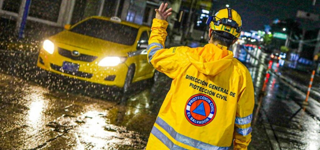 Instituciones de primera respuesta se mantienen en alerta ante sistemas que traerán lluvias esta semana