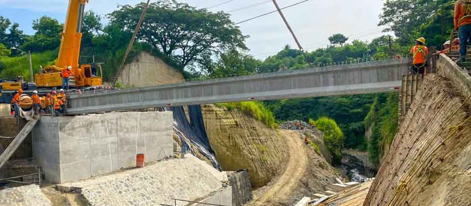 Obras de paso en la avenida El Bálsamo, Soyapango, tiene el 65 % de avance