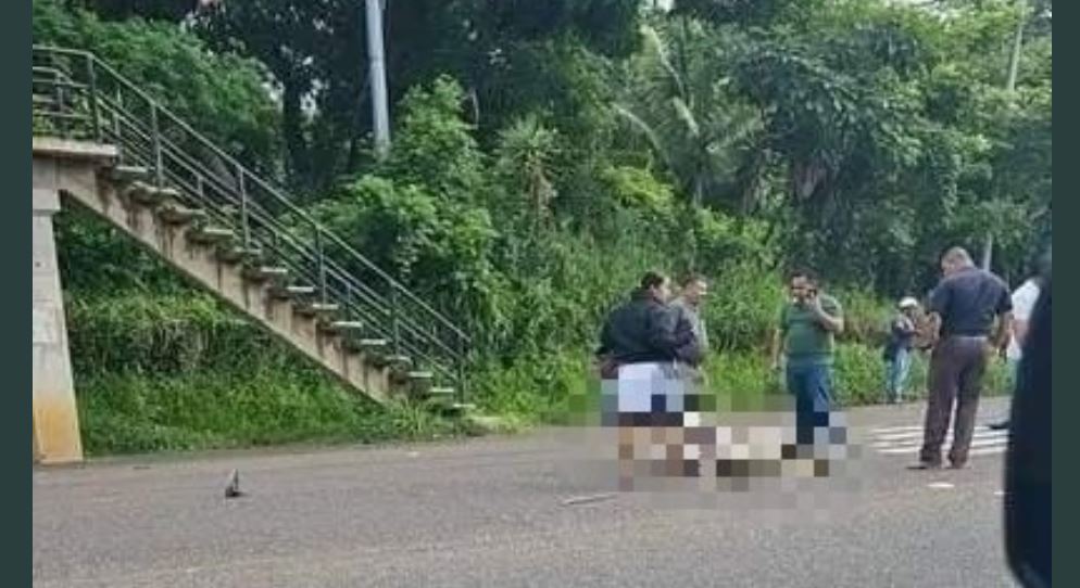 Ancianito con bastón intentaba cruzar la calle cuando fue atropellado este viernes