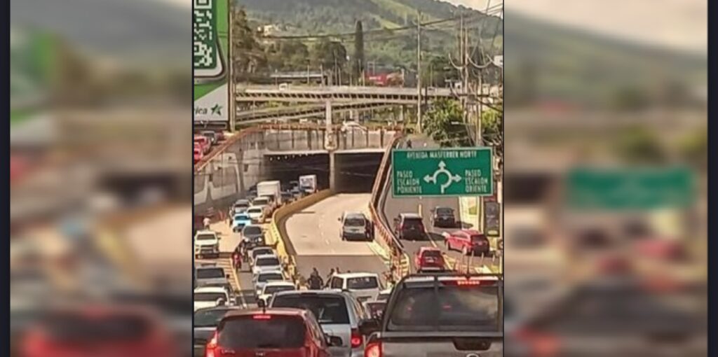 Reportan accidente vial y cierre parcial del túnel en Redondel Masferrer