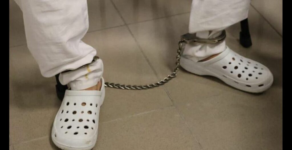 Condenan a sujeto que se aprovechaba de niña que quedaba sola en su casa en Santa Tecla