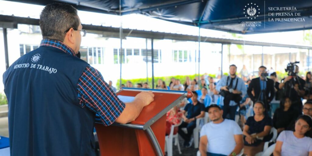 Gobierno envía a Canadá décimo contingente de trabajadores salvadoreños en lo que va del 2023