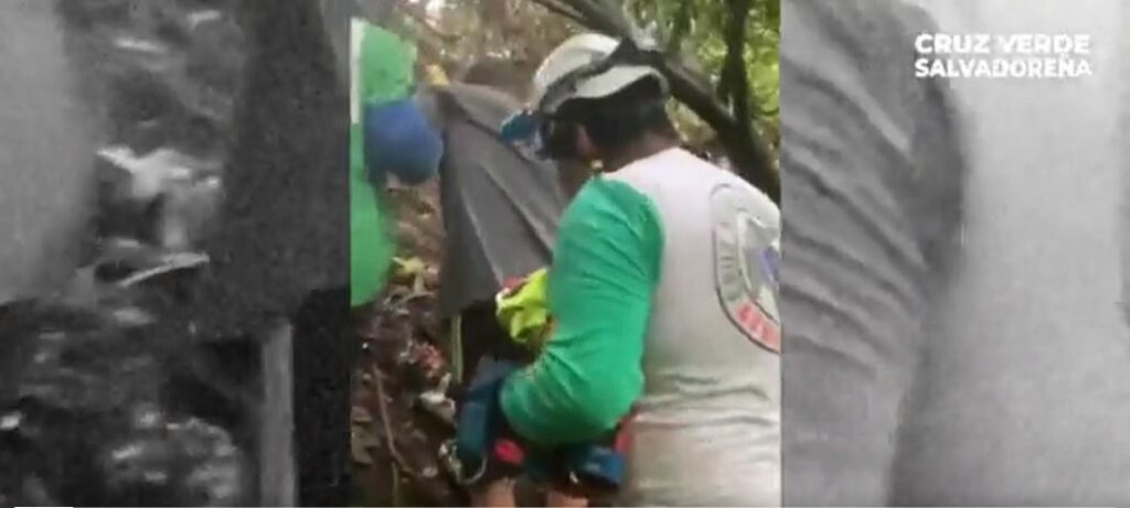 Rescatan a joven que tenía 15 días de desaparecido: Había caído en una quebrada de San Salvador