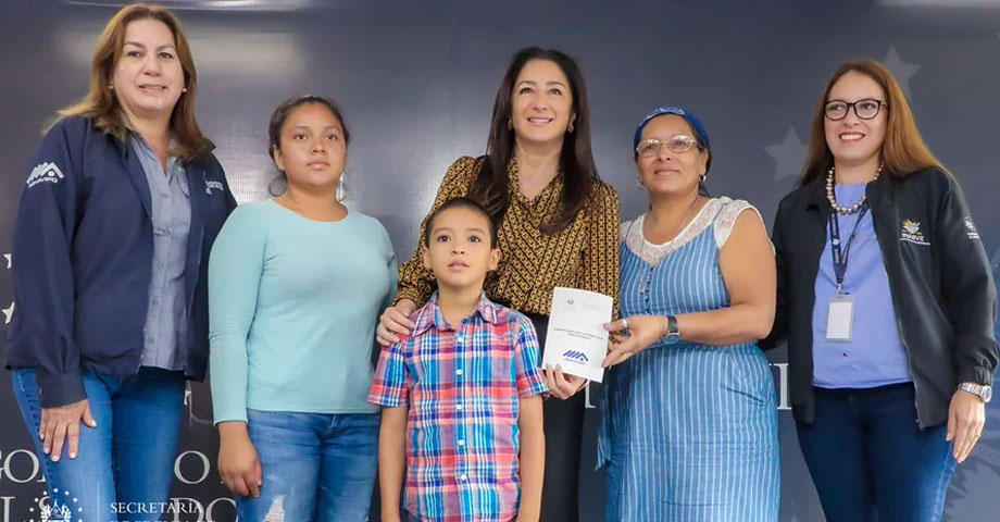 Veteranos y excombatientes reciben contribuciones para viviendas dignas