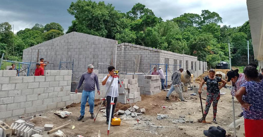 84 familias de Ahuachapán serán beneficiadas con viviendas completamente nuevas