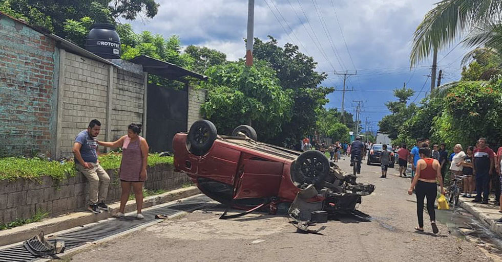 Dos personas fallecen tras accidente de tránsito en Colón, La Libertad   