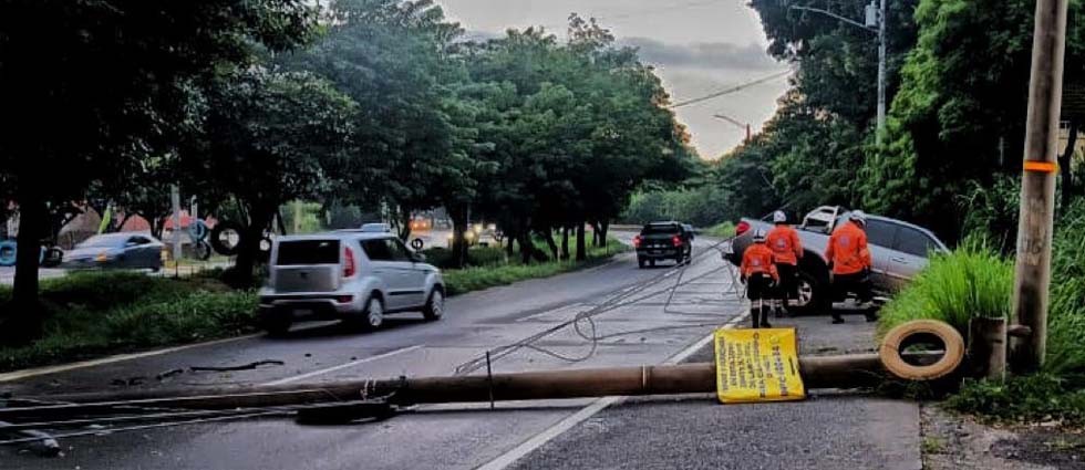 Reportan fuerte accidente en la carretera Comalapa