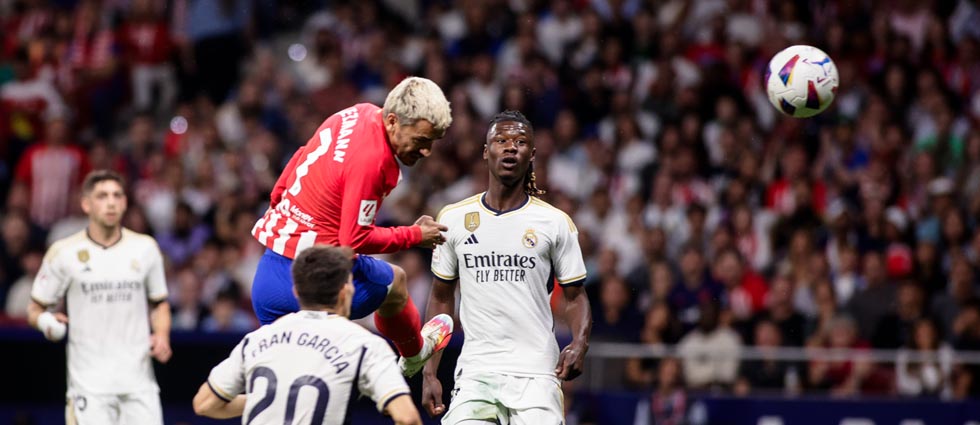 El Madrid pierde 1-3 el derbi ante el Atlético y el Barcelona y Girona son líderes