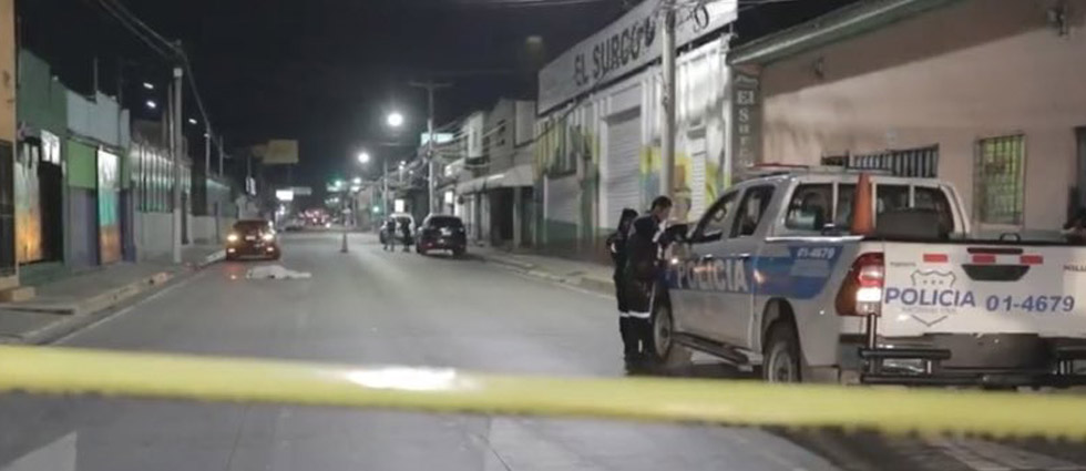 Peatón muere tras ser arrollado en Santa Tecla
