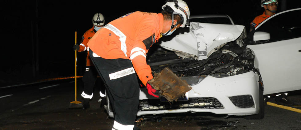 Un lesionado tras fuerte accidente en la autopista a Comalapa