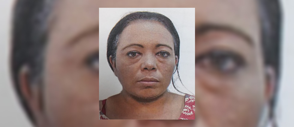 Detienen a mujer por estafar a una persona con la venta de un teléfono en redes sociales